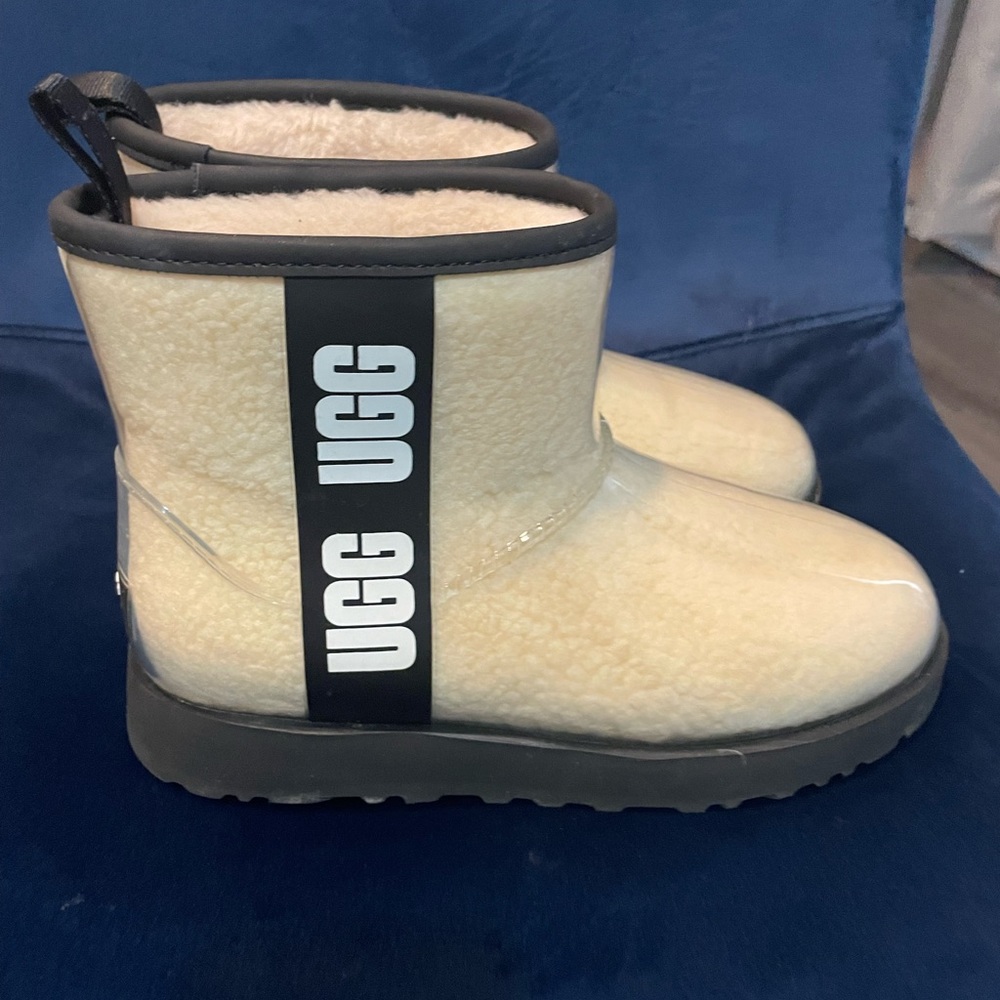 bought these Uggs for my daughter for Christmas  she them wore 1 time